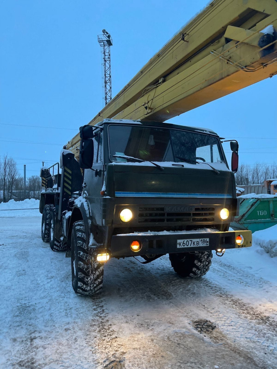 Погрузо-разгрузочные работы при помощи автокрана с траверсами